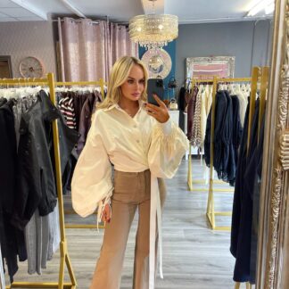 Cream Puff Sleeved Shirt